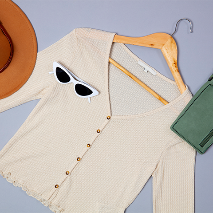 Accessories That Can Instantly Transform a Basic Outfit