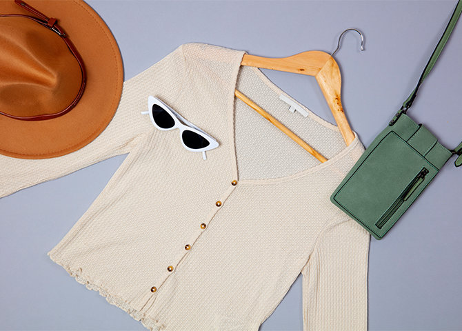 Accessories That Can Instantly Transform a Basic Outfit